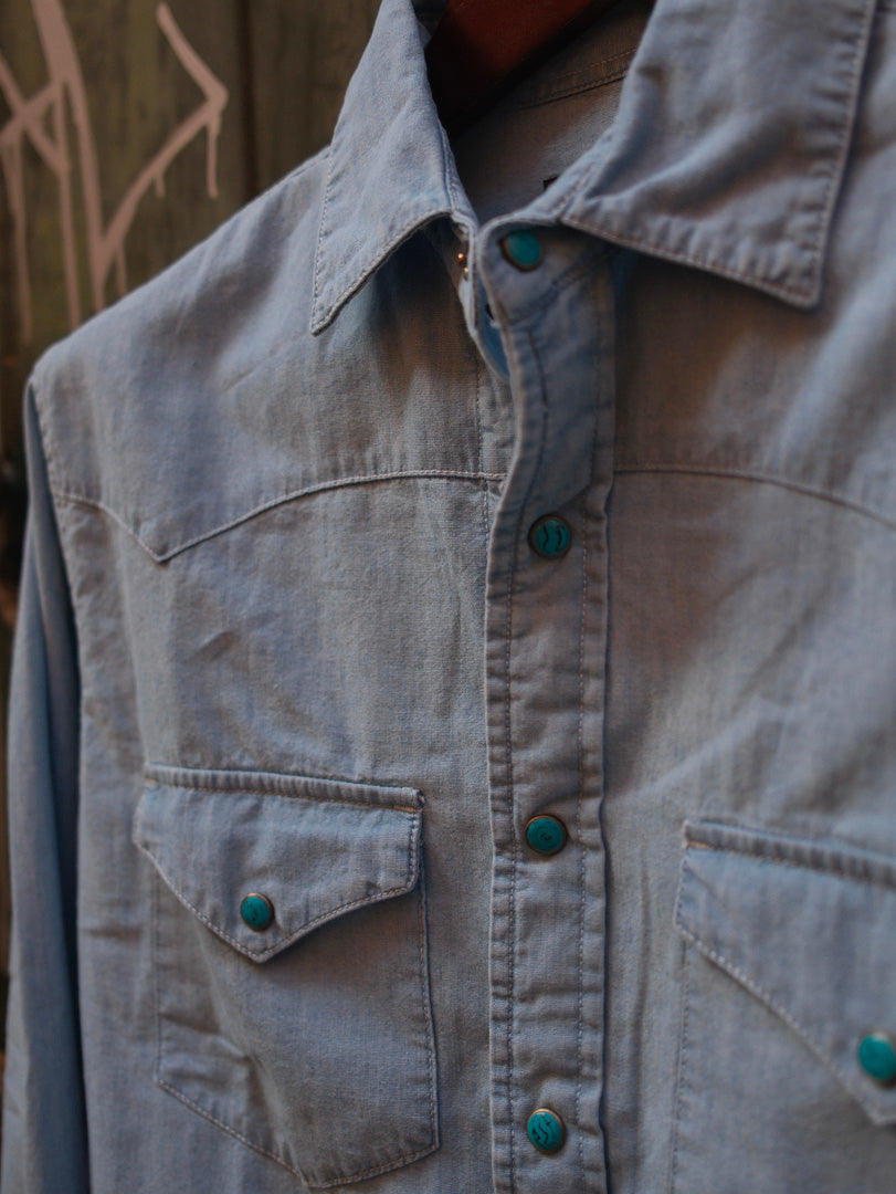 Chesapeake's Western Light Chambray Shirt Flagstaff
