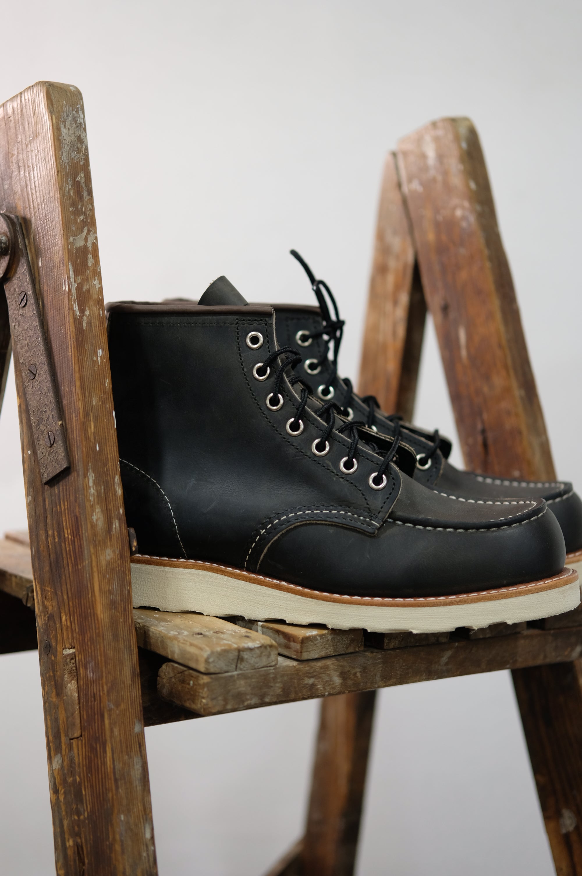 Red Wing Moc 8890 Charcoal
