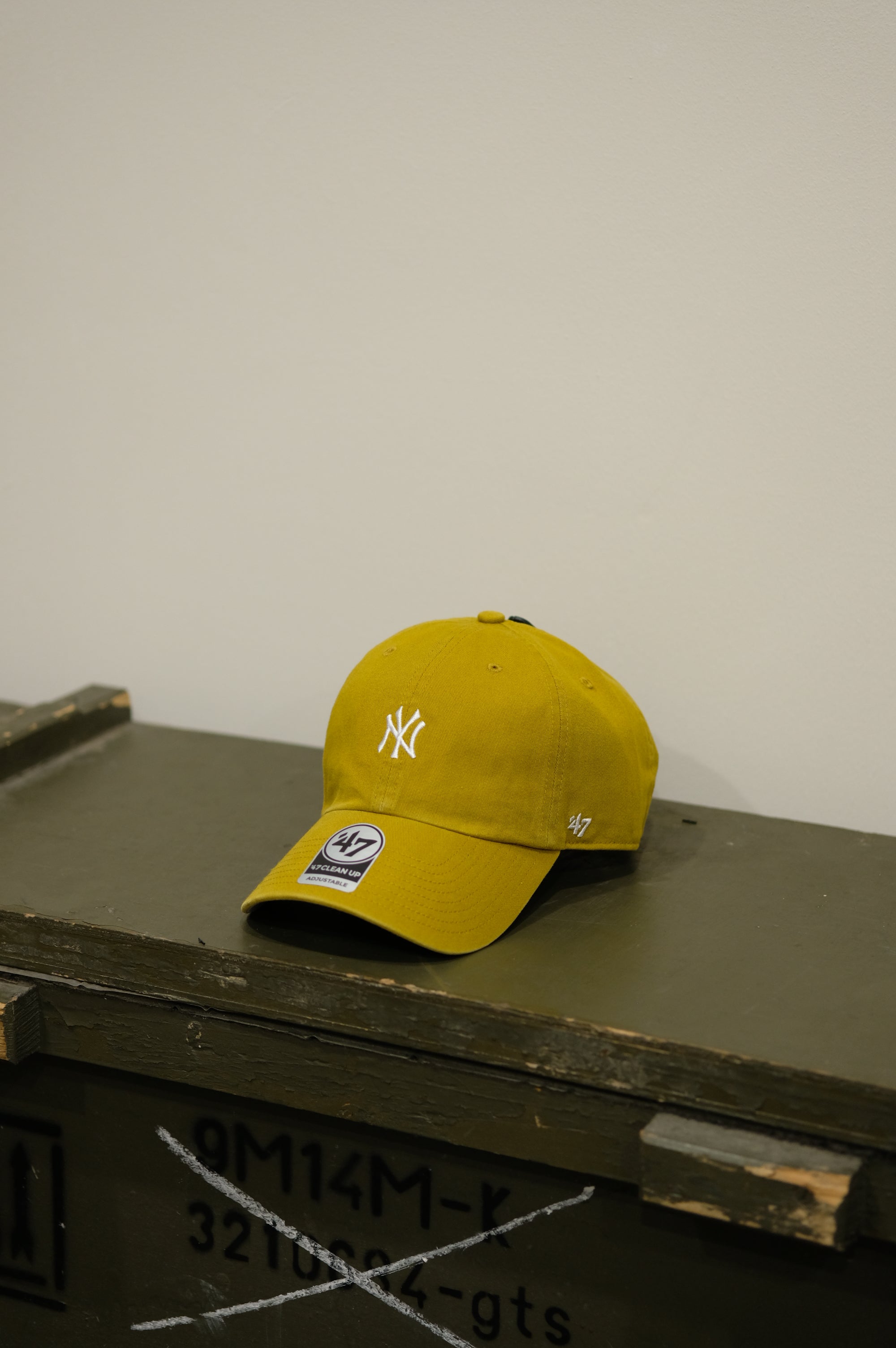 '47 Cappello New York Yankees Base Runner Goldenrod