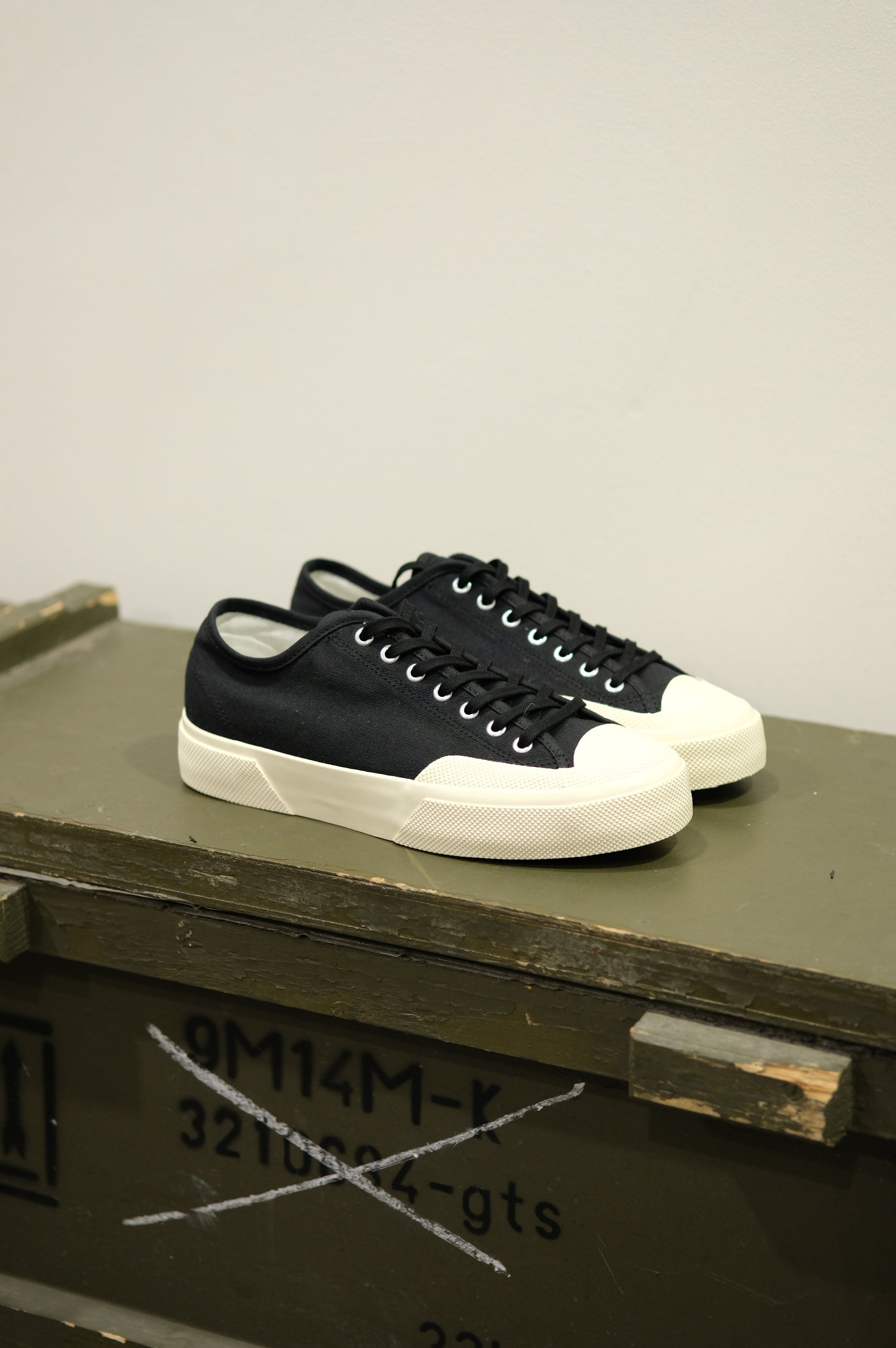 Superga 2432 Works Low Cut Brokentwill Black-Off White