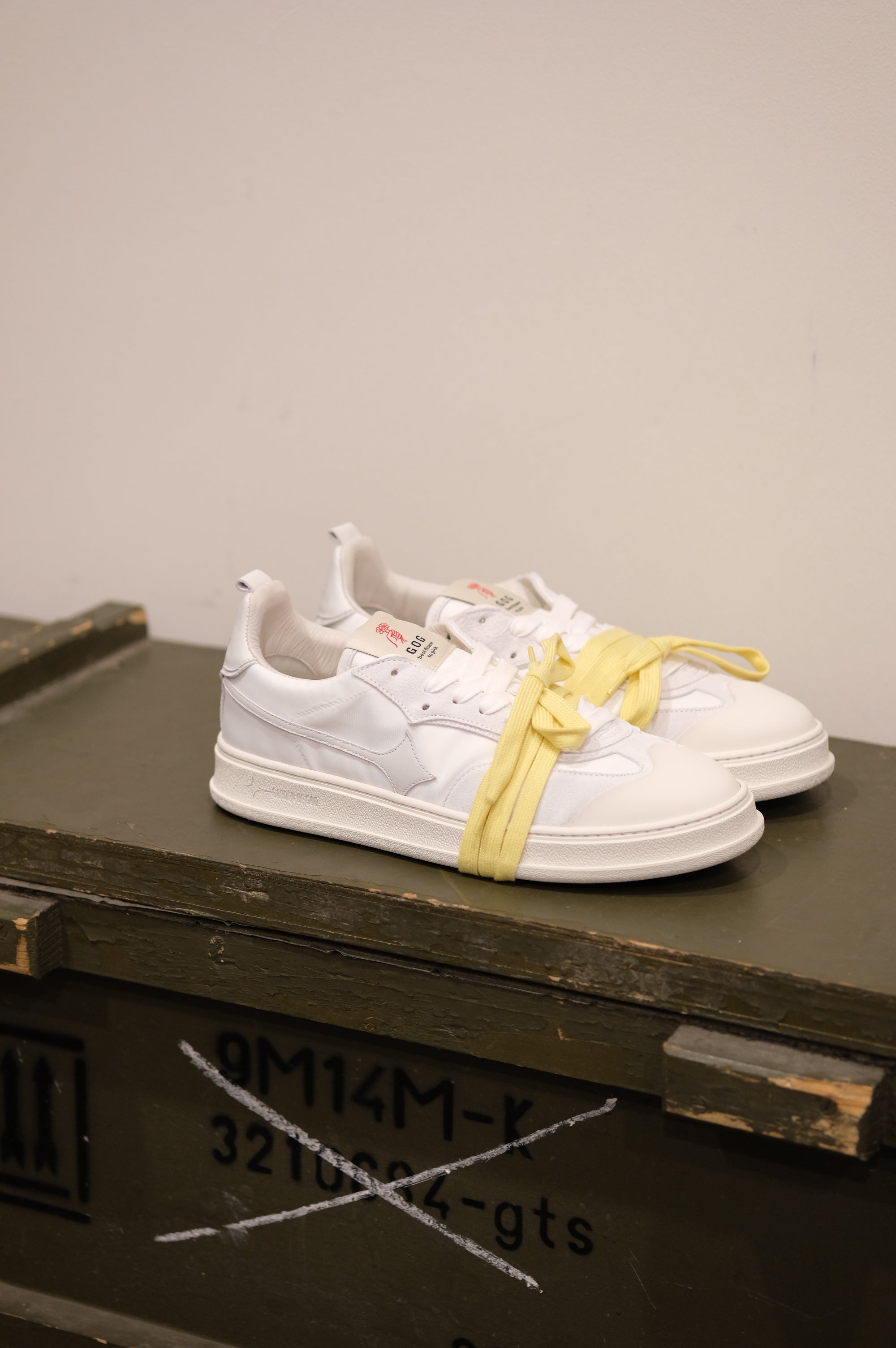Garden of God Apple Nylon Off White