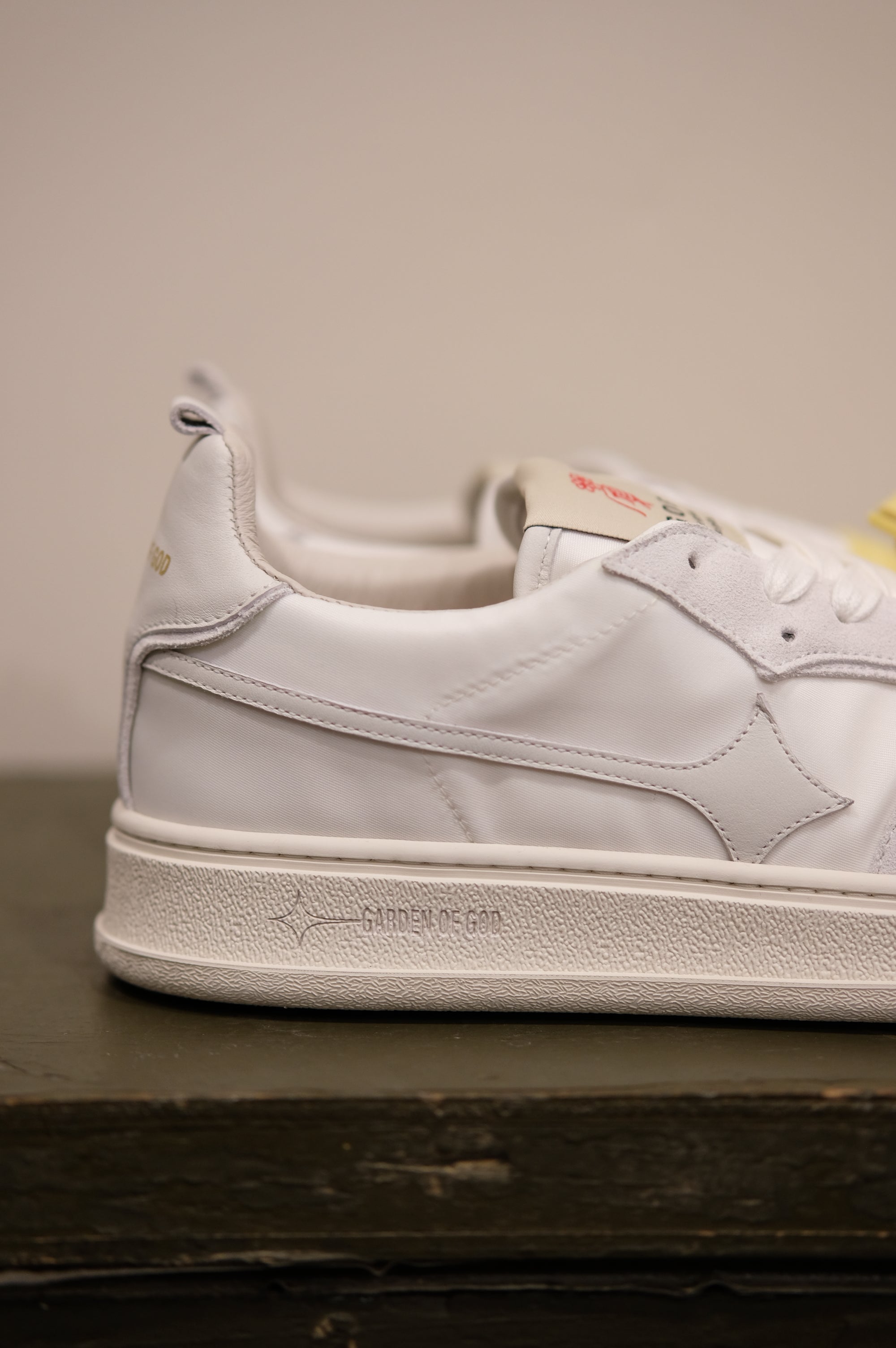 Garden of God Apple Nylon Off White