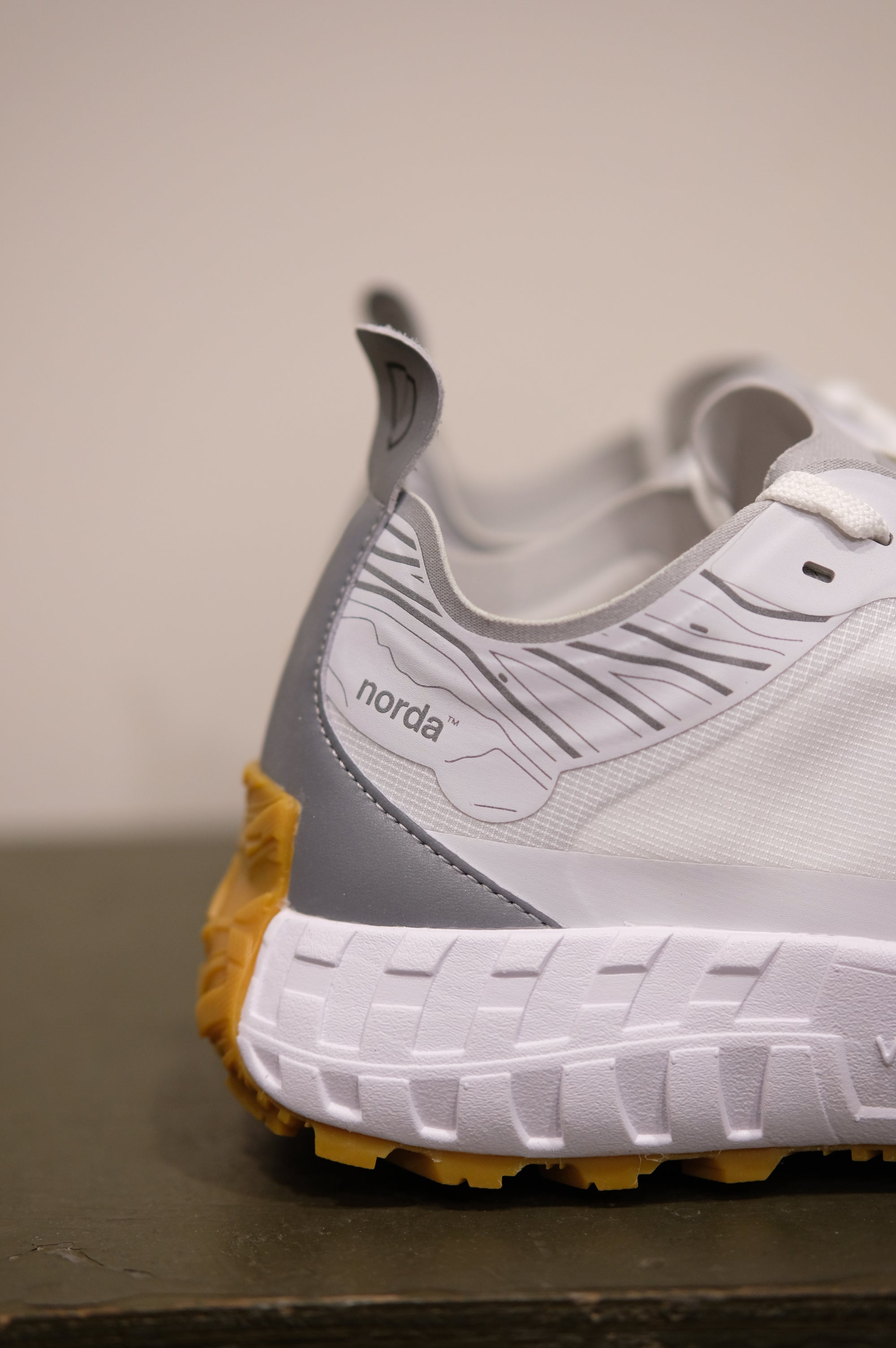 Norda Scarpa 001M White/Gum
