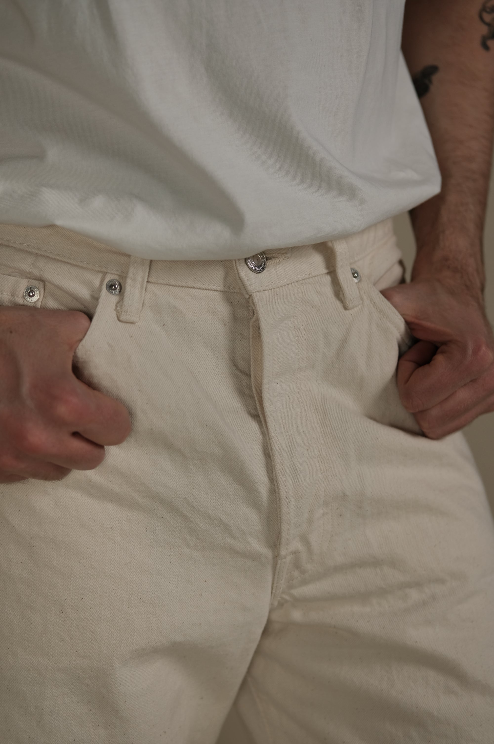 Edwin Jeans Loose Fit Off White