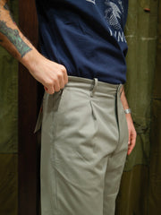Universal Overall Tuck Tapered Bio Wash Pants Green