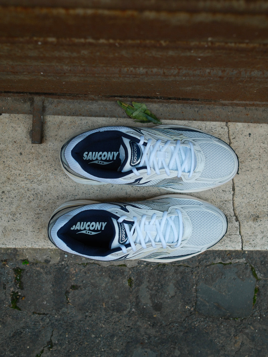 Saucony Progrid Omni 9 White/Navy