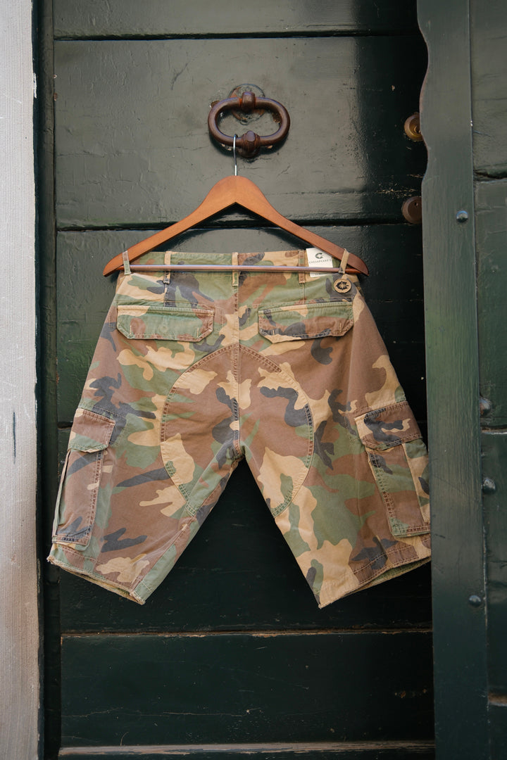 Chesapeake's Cargo Short Barras Camo