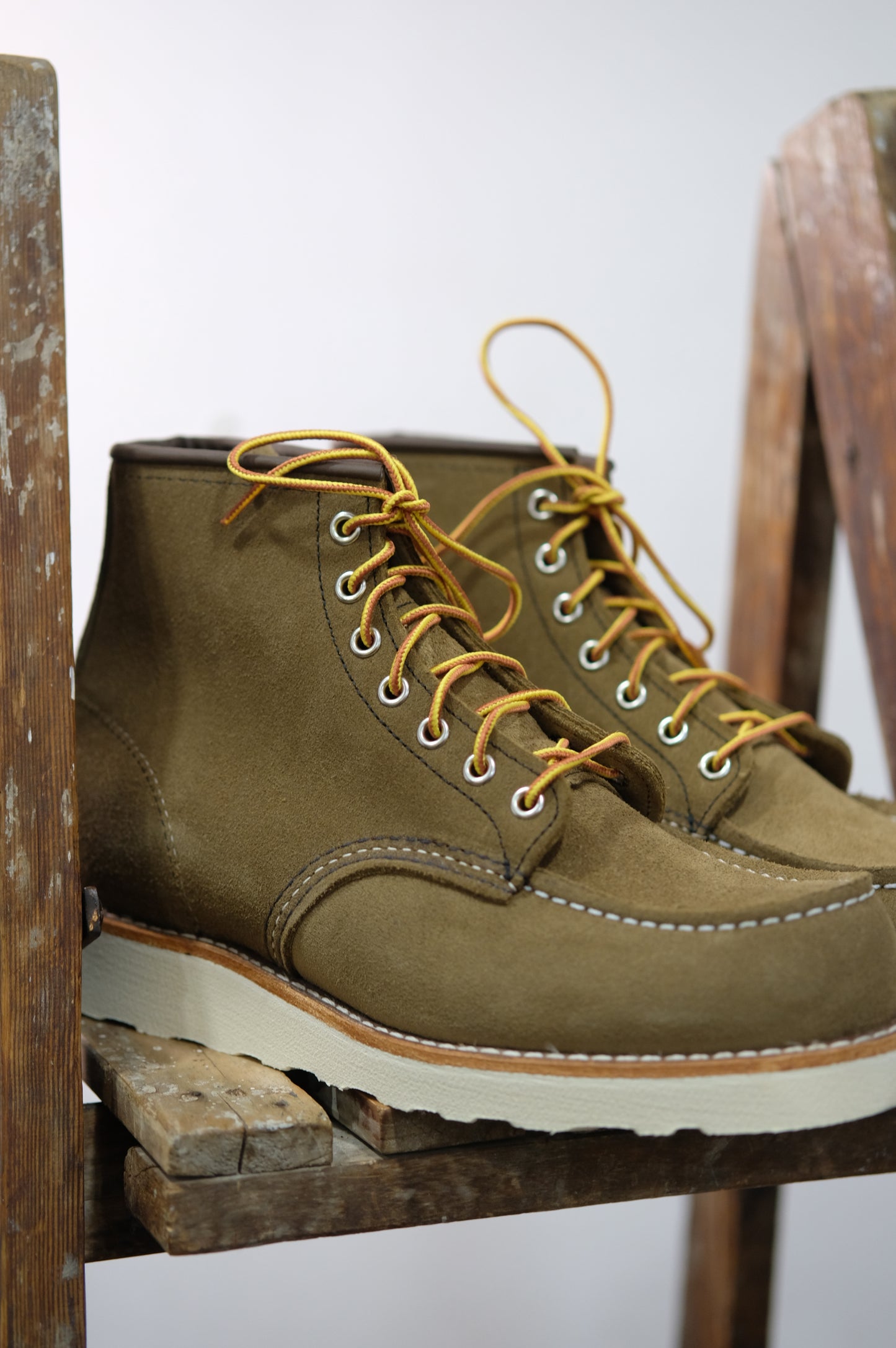 Red Wing Moc Suede Olive 8881