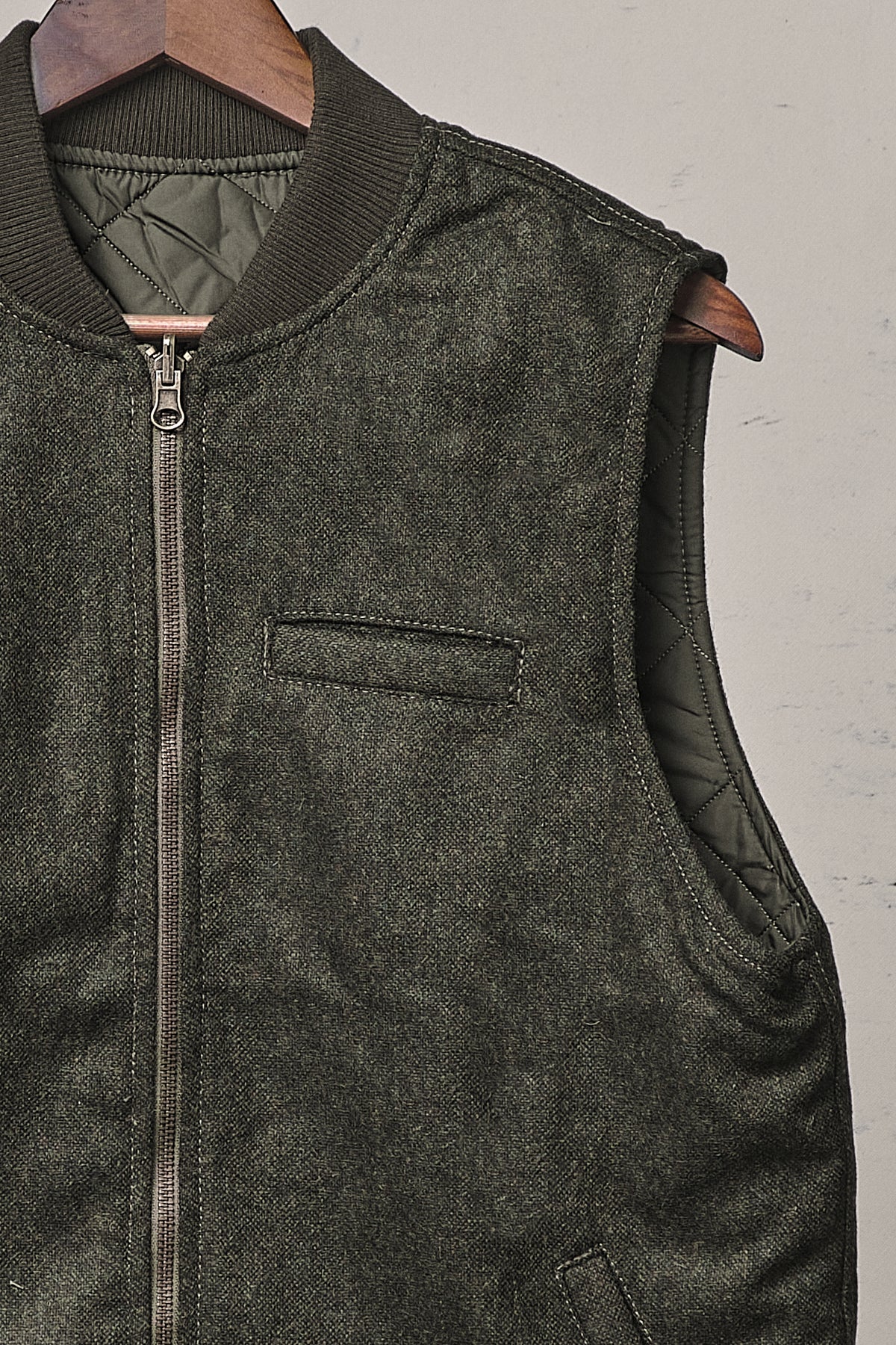 Blker Donegal Vest Reversible Owl Green